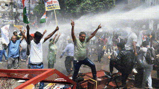 The student organisations have been opposing the Bihar Public Service Commission’s (BPSC) move to fill 33,000 teacher posts following a preliminary and main examination. The student organisations have been opposing the Bihar Public Service Commission’s (BPSC) move to fill 33,000 teacher posts following a preliminary and main examination.