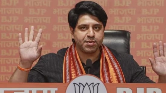 Shehzad Poonawalla highlighted the increase in Tamil Nadu's public debt under Stalin, the COVID-19 deaths in Kerala under Vijayan, and the liquor vends under Kejriwal to support his argument.(ANI File)