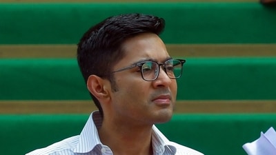 Abhishek Banerjee’s defection plea: Lok Sabha notices to 20 rebel TMC MPs (ANI)