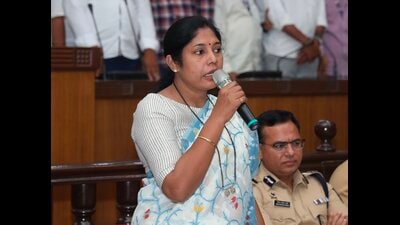 Nagpure said her statement about mandal workers facing no trouble was primarily about civic arrangements. (HT) Nagpure said her statement about mandal workers facing no trouble was primarily about civic arrangements. (HT)
