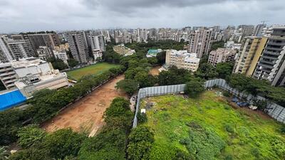 The Lokmanya Tilak Udyan in Juhu measures 0.92 acres. To its rights lies SVKM’s medical college and on left is the open space given to the college The Lokmanya Tilak Udyan in Juhu measures 0.92 acres. To its rights lies SVKM’s medical college and on left is the open space given to the college