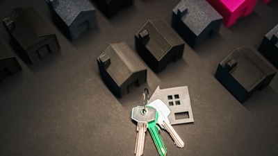 Mortgage rates today, August 26, 2026: 30-year rates fall to 6.53%, while 15-year rates hit 5.94%. Check ARM, VA and refinance rates. (Pexel/Representative image) (Pexel) Mortgage rates today, August 26, 2026: 30-year rates fall to 6.53%, while 15-year rates hit 5.94%. Check ARM, VA and refinance rates. (Pexel/Representative image) (Pexel)