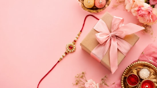 Cute Rakhi gifts for your little sister