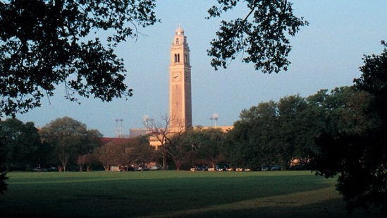 LSU threat: Suspect in custody after governor, mayor and sheriff escorted out of Bertman event.