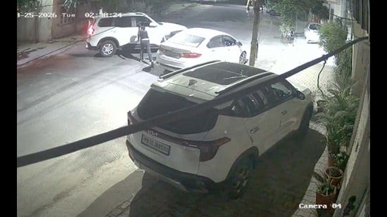 The suspect then drove away in the Scorpio while his accomplices followed in the Honda City. (HT Photo)