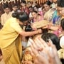 వధువు మెడలో తాళి కట్టిన కల్వకుంట్ల కవిత