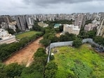 The Lokmanya Tilak Udyan in Juhu measures 0.92 acres. To its rights lies SVKM’s medical college and on left is the open space given to the college