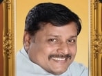 The victim, Sainath Jaysing Chavan, had reached near Gandharva Bar, close to the Old Petrol Pump, when an Aura approached from the opposite direction. 