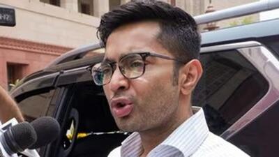 Abhishek Banerjee alleged police forcefully entered his office as KMC staff removed a TMC billboard; police said TMC workers assaulted several policemen. Abhishek Banerjee alleged police forcefully entered his office as KMC staff removed a TMC billboard; police said TMC workers assaulted several policemen.