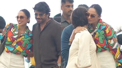 Sobhita Dhulipala: అత్తమామలతో ఎయిర్పోర్టులో శోభిత స్వీట్ మూమెంట్.. నాగ్ 67వ బర్త్డేకు ముందు హగ్ చేసుకొని.. Sobhita Dhulipala: అత్తమామలతో ఎయిర్పోర్టులో శోభిత స్వీట్ మూమెంట్.. నాగ్ 67వ బర్త్డేకు ముందు హగ్ చేసుకొని..