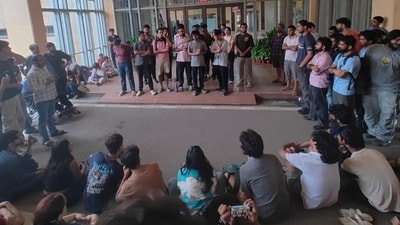 Students at IIT-Delhi during the third day of protests on Wednesday. (HT_PRINT)