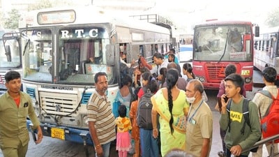 రాఖీ పౌర్ణమి సందర్భంగా TGSRTC ప్రత్యేక బస్సులు రాఖీ పౌర్ణమి సందర్భంగా TGSRTC ప్రత్యేక బస్సులు