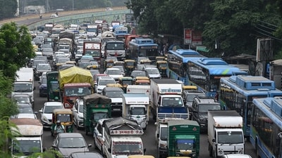 The tender specifies that the work has to be executed with minimum traffic disruption because of the limited space available at the sites, requiring the contractor to prepare traffic diversion plans, which will have to be approved by the Delhi Traffic Police and the PWD. (HT Photo/Representational)