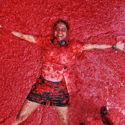 La Tomatina 2026 pics: Thousands gather in Spain for world's biggest food fight
