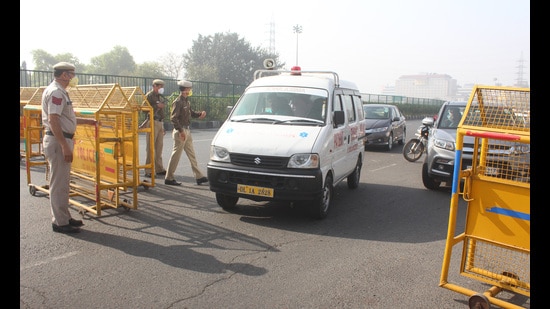 (Representative image) Doctors and drivers say Gurugram’s emergency vehicles often take twice the expected time, while officials promise road repairs and smoother ambulance transit. (Yogendra Kumar/HT PHOTO)