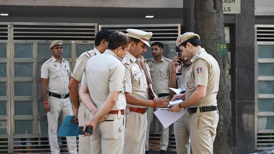 Delhi police recovered a mobile phone allegedly used to commit the offence from the accused’s possession. (Hindustan Times)