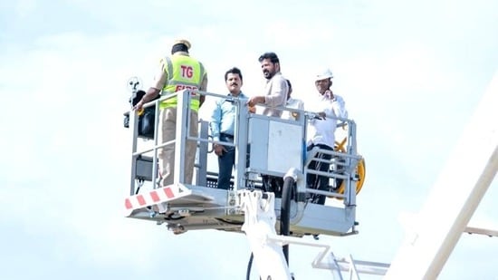 పనులను పరిశీలించిన సీఎం రేవంత్ రెడ్డి