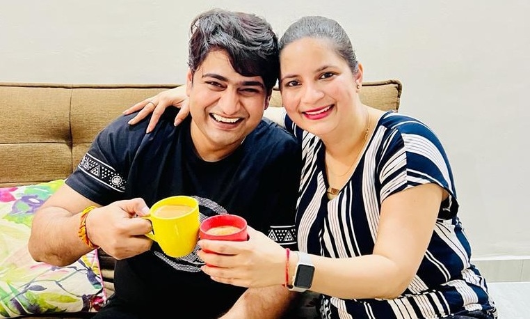 Amit Mishra with sister Suman Mishra