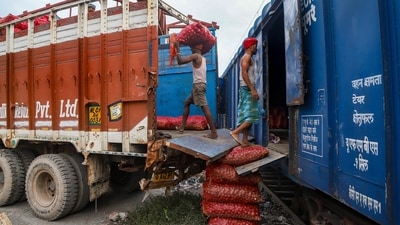 Workers unload sacks of onions from the "Kanda Express", a dedicated goods train transporting bulk onion consignments to the capital from Nashik, at Adarsh Nagar railway station, in New Delhi, Friday, Aug. 28, 2026. (PTI) Workers unload sacks of onions from the "Kanda Express", a dedicated goods train transporting bulk onion consignments to the capital from Nashik, at Adarsh Nagar railway station, in New Delhi, Friday, Aug. 28, 2026. (PTI)