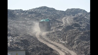 The MCG said around 1.72 million MT of waste is lying at the site as of August 16. (HT) The MCG said around 1.72 million MT of waste is lying at the site as of August 16. (HT)