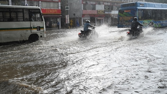 Waterlogging on a Delhi NCR road after heavy rain (Arvind Yadav/HT)