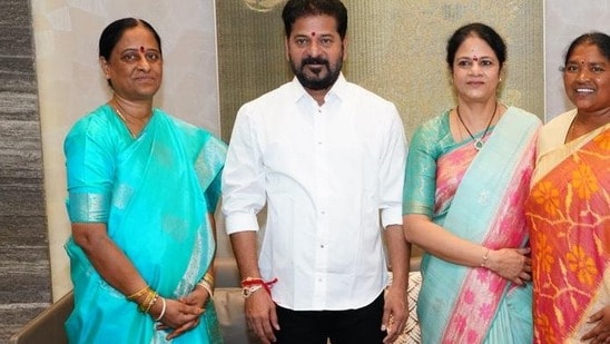 సీఎం రేవంత్ రెడ్డితో కొండా సురేఖ