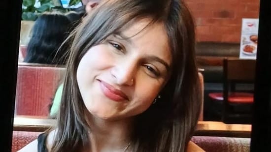 The deceased was identified as Muskan Sharma.
