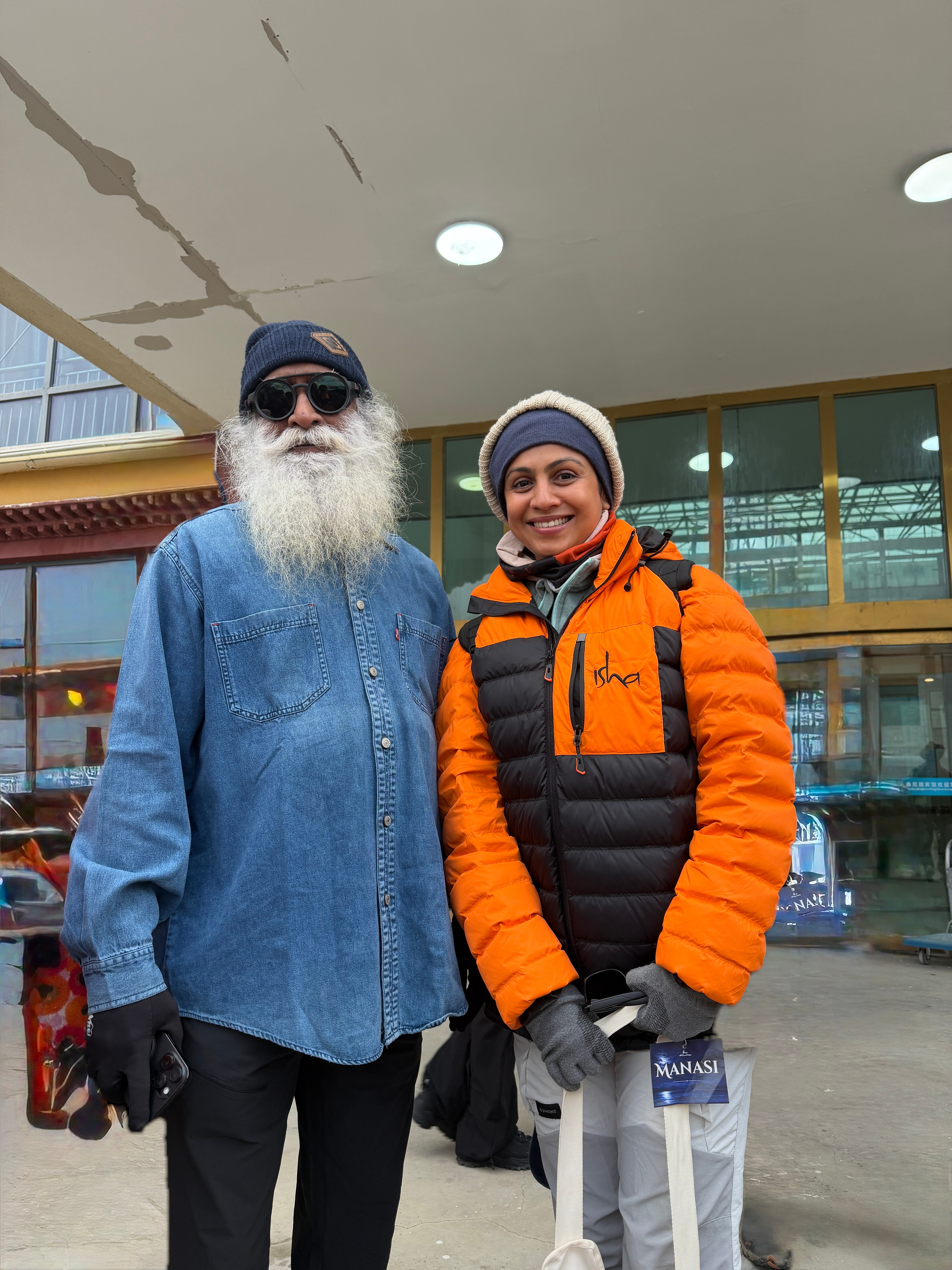 The actor poses with Sadhguru during the yatra.