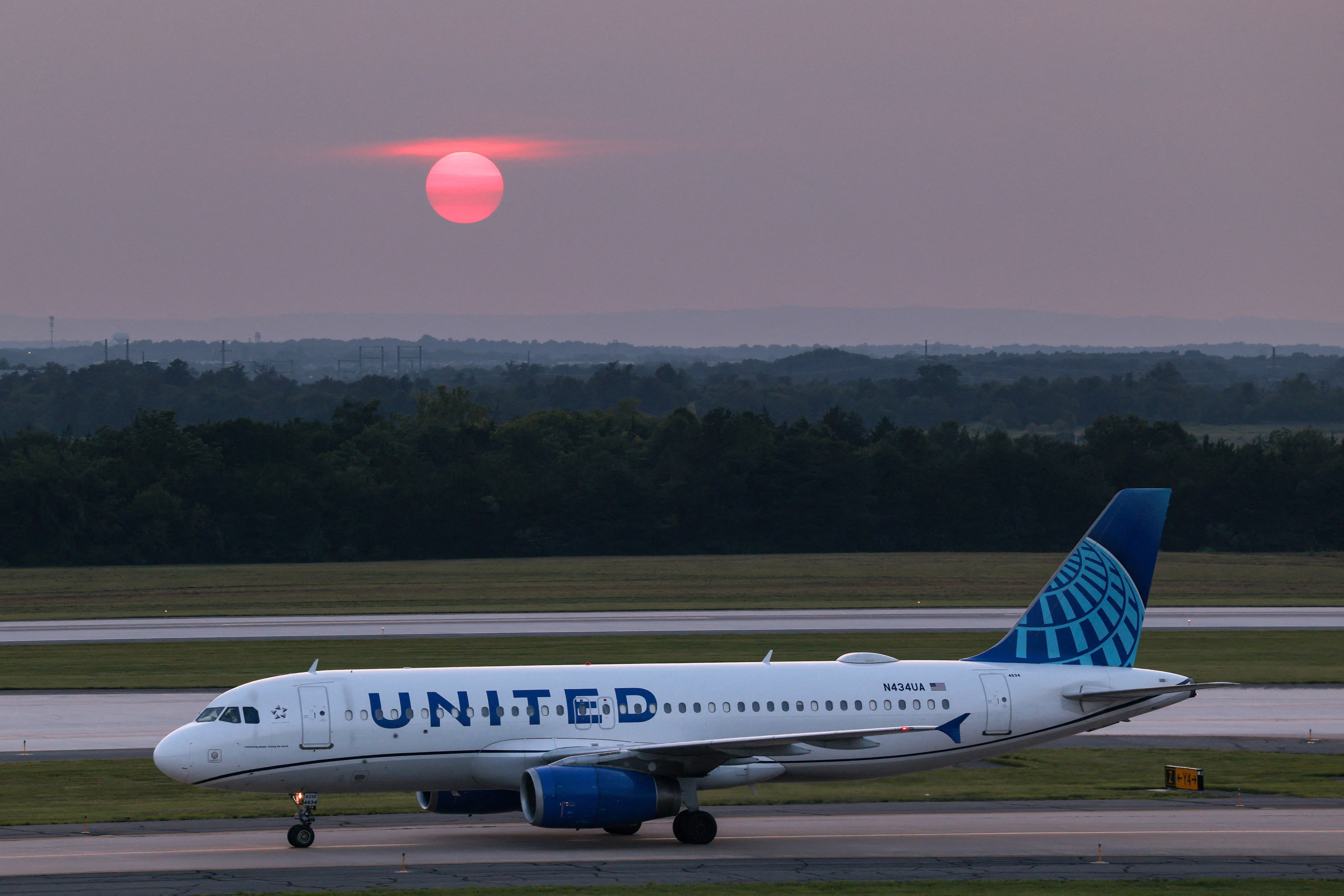 In 2019, United Airlines made a promotional banner about how valuable Apple was to its business. (REUTERS)