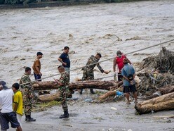 ‘জলের রঙ গাঢ় হচ্ছে’,ফের নয়া অ্যালার্টে নেপাল! উদ্ধারকারী টিম পাঠাল ভারত, ত্রাণে কী কী পাঠানো হল?(PTI Photo/Nand Kumar)(PTI08_28_2026_000399B)