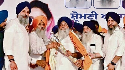 Shiromani Akali Dal president Sukhbir Singh Badal being honoured by SAD leader Bikram SIngh Majithia and others during rally at Baba Bakala in Amritsar, on Friday. (HT Photo) Shiromani Akali Dal president Sukhbir Singh Badal being honoured by SAD leader Bikram SIngh Majithia and others during rally at Baba Bakala in Amritsar, on Friday. (HT Photo)