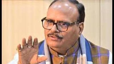 UP deputy CM Brajesh Pathak instructed officials to ensure high speed internet facility in all the hospitals affiliated to HOPE Centre. (HT file)
