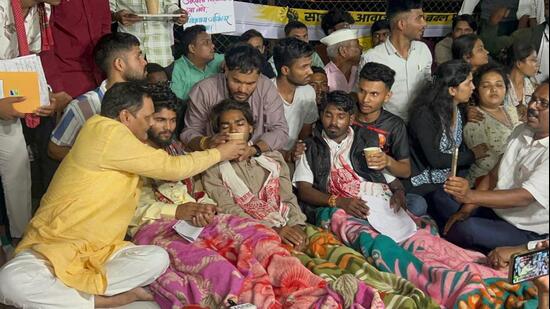 17-day indefinite hunger strike by tribal students at Manjari tribal hostel ended on Saturday after tribal development minister Ashok Uike met protesters and provided written assurances on their demands. (HT)