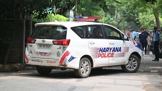 Seven suspects booked for allegedly trafficking two Palwal men to Russia and holding them hostage (Hindustan Times/Representational image)