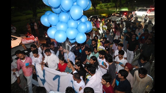 The number of voters is comparatively low from last year’s 43860 voters when elections had taken place in 9 colleges. (Sanjeev Sharma/ HT)