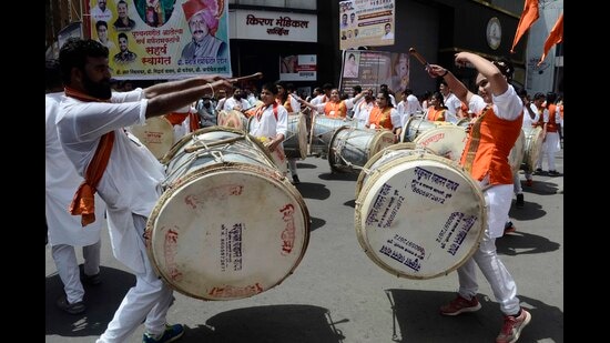 While several Ganesh mandals and political representatives have opposed restrictions on DJs and sound systems, citizen groups have been demanding stricter enforcement of noise pollution norms. (HT FILE)