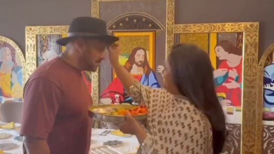 Salman Khan and Arpita Khan Sharma celebrate Raksha Bandhan together.