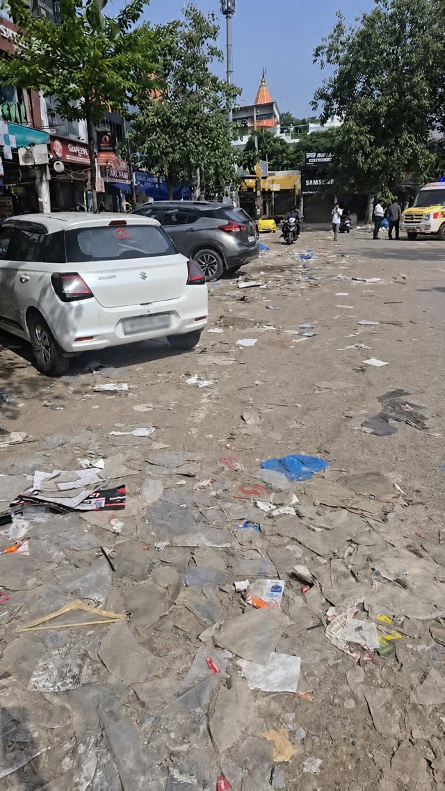 Waste littered in the market of Sector 14, seen earlier this week. (HT Photos) Waste littered in the market of Sector 14, seen earlier this week. (HT Photos)