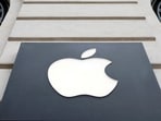 Apple Pay users are reporting problems with Apple Wallet.(REUTERS)