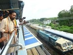 పనులను పరిశీలిస్తున్న కిషన్ రెడ్డి