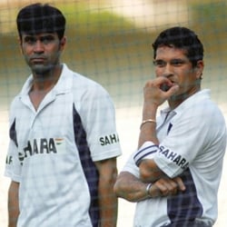 Dheeraj Jhadav with Sachin Tendulkar.