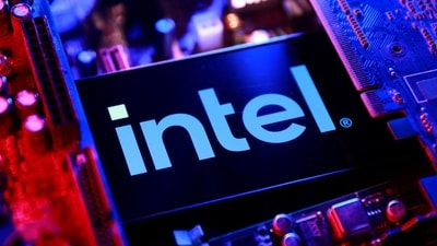 Intel stock fell 2.85% as 14A chip progress boosts hopes, but Intel Foundry losses remain high ahead of planned 2028 mass production (REUTERS/Dado Ruvic/Illustration/File Photo) (REUTERS)