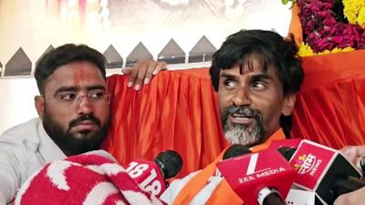 Maratha quota activist Manoj Jarange Patil speaks to media during his protest (ANI Video Grab)