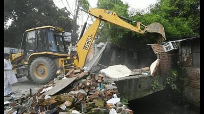 The demolition began at 5.10pm after power supply to the area was disconnected. The exercise continued for around 75 minutes. (HT photo) The demolition began at 5.10pm after power supply to the area was disconnected. The exercise continued for around 75 minutes. (HT photo)