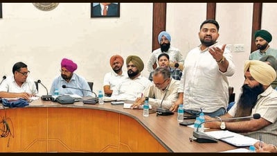 The move followed a meeting of different unions in Ludhiana to decide the next course of action. (HT) The move followed a meeting of different unions in Ludhiana to decide the next course of action. (HT)