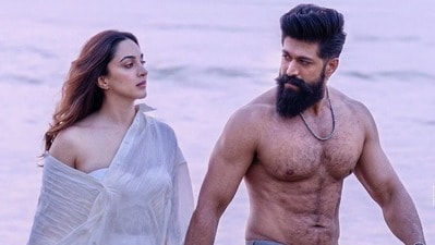বক্স অফিসে ভরাডুবি টক্সিকের। বক্স অফিসে ভরাডুবি টক্সিকের।