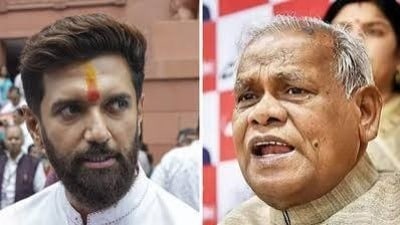 সংরক্ষণ ইস্যুতে পরস্পরের পদত্যাগের দাবি দুই কেন্দ্রীয় মন্ত্রীর (সৌজন্যে টুইটার)