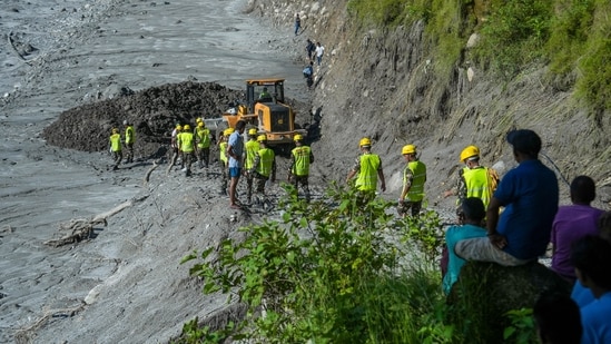 Authorities in Nepal warned of possible further flooding on Sunday and urged residents in flood-affected districts to remain on high alert after water levels in the Bhotekoshi River rose.(PTI Represenaive)