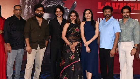 8 నెలలు సెన్సార్లోనే ఉండిపోయింది, డబ్బులన్నీ ఖర్చు పెట్టి తీశారు- సీక్రెట్ సోల్జర్ ట్రైలర్ లాంచ్- బీవీఎస్ రవి కామెంట్స్