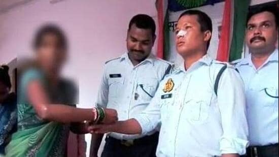 The woman tied a Rakhi to constable Naveen Chaudhary’s wrist and thanked him for helping her. (Sourced)